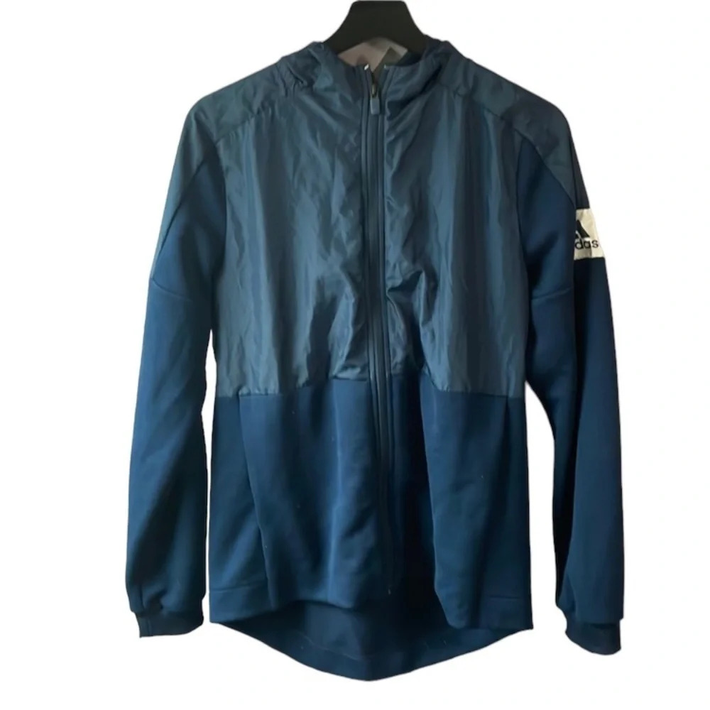 Adidas women's Small zipped athletic jacket pit to pit 20", length 26"